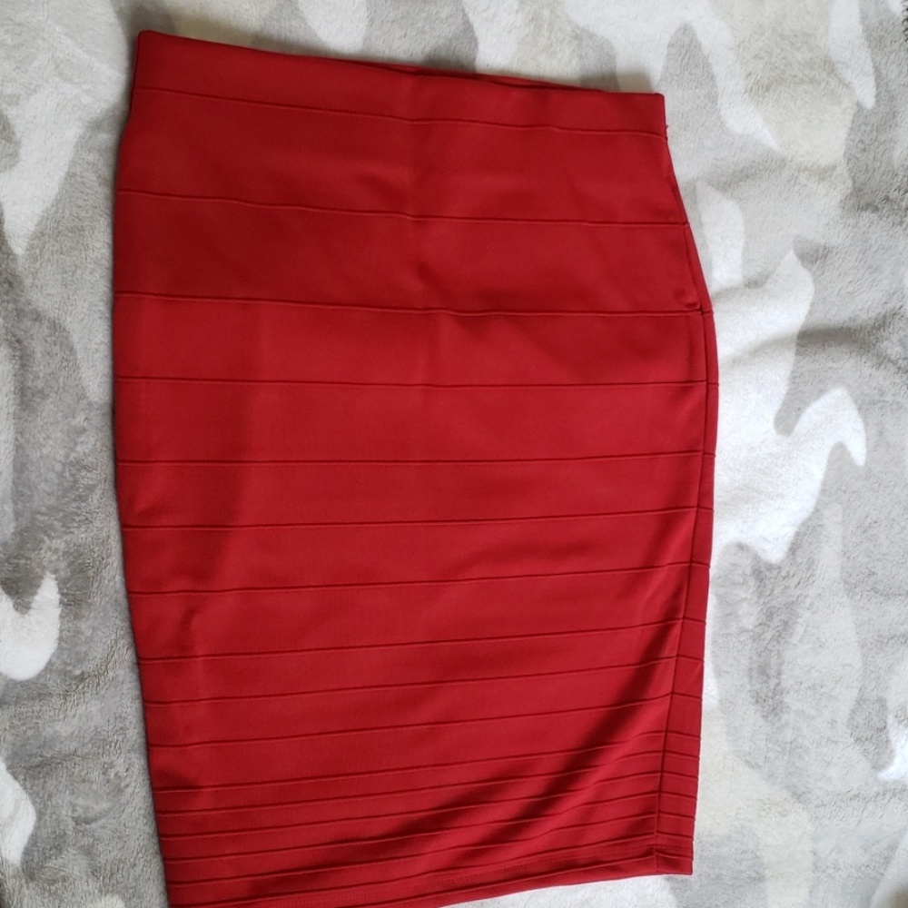 Skirt pencil